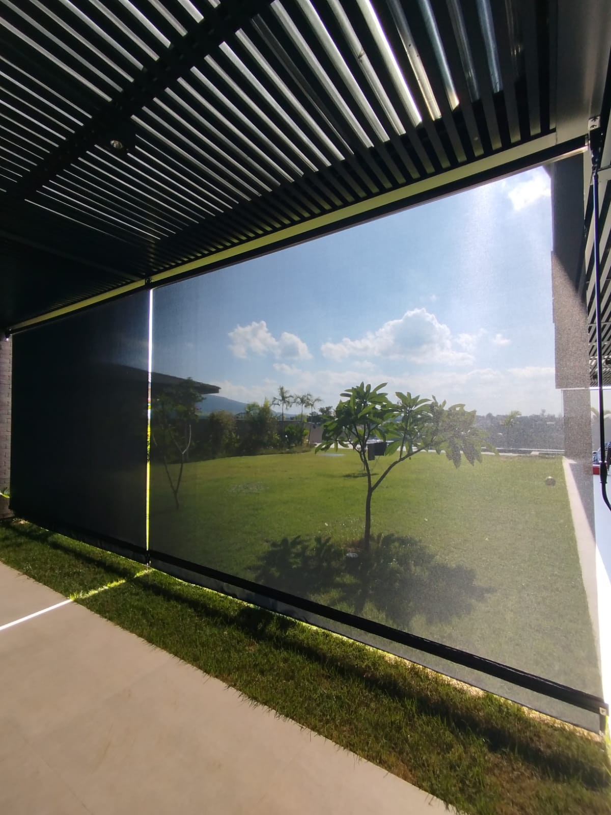 Cortina tela solar com transparência e ventilação — Campinas